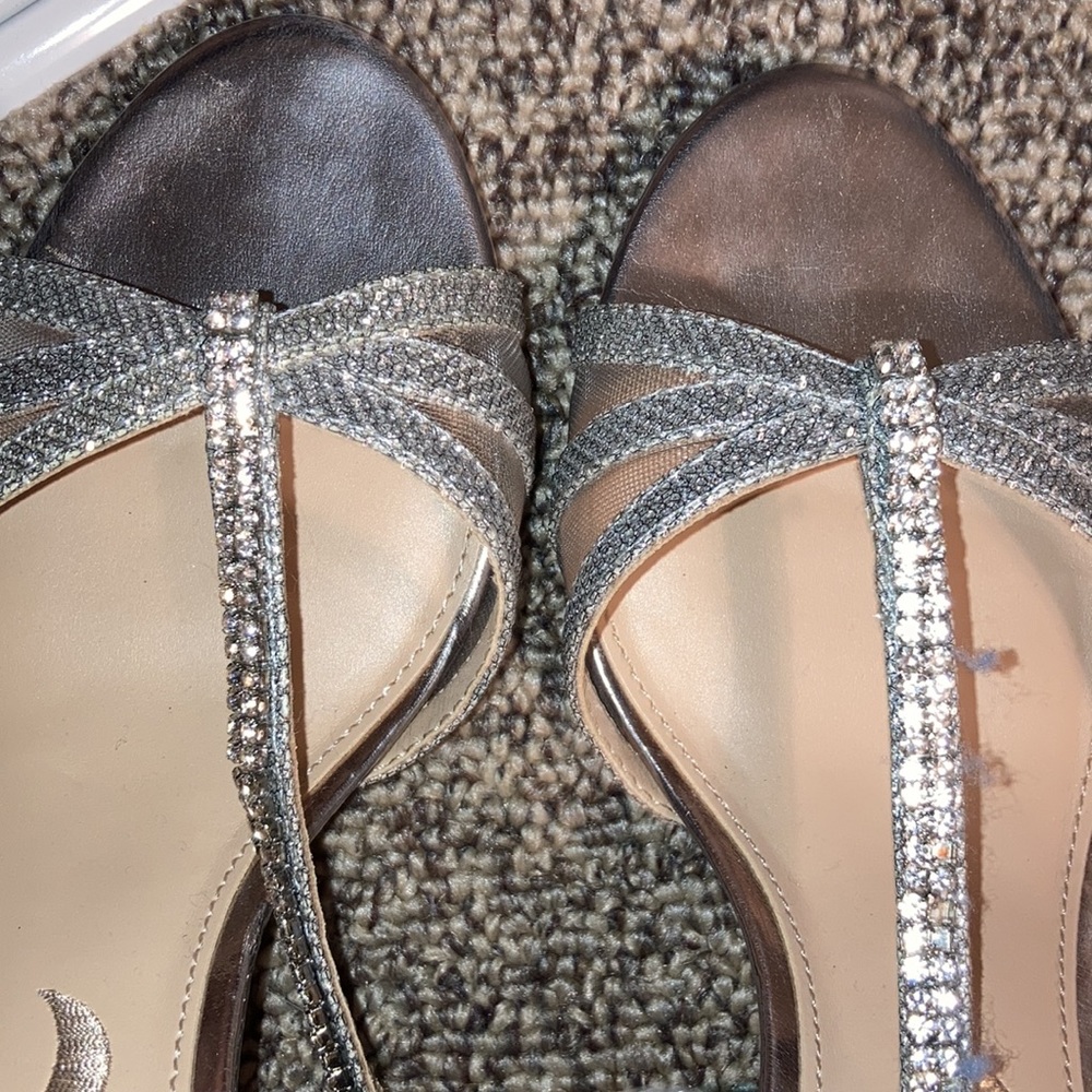 Silver heels - Picture 3 of 5